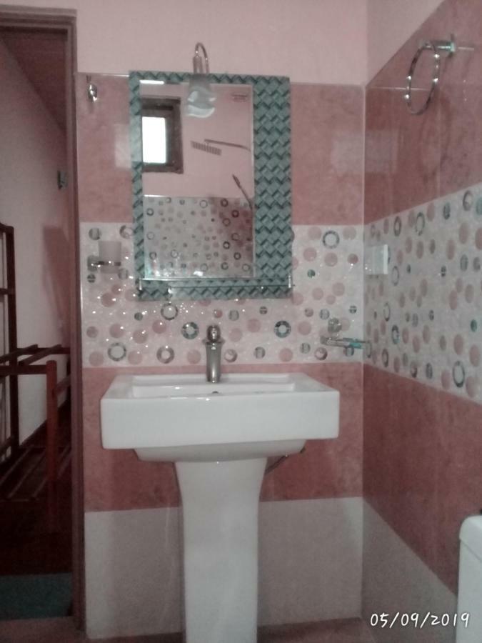 Ella Summer Lesser Habitación foto